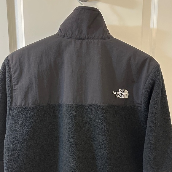 The North Face Men's Black Performance Jacket - Picture 6 of 9